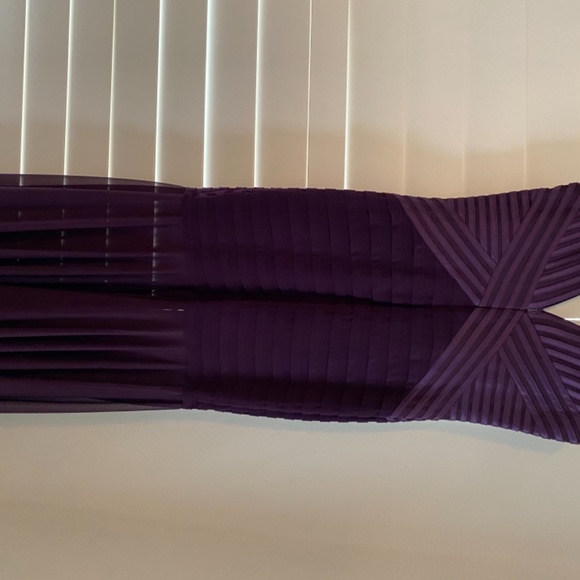 Betsy & Adam Plum colored sleeveless v-neck dress in a size 12. - Picture 3 of 8